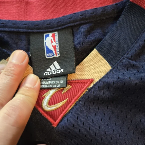 Cleveland Cavaliers Lebron Jersey XL BOY/SM MENS - Picture 8 of 8